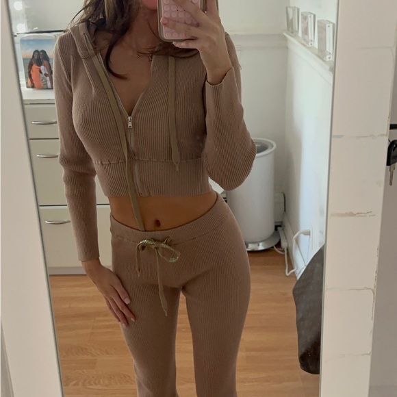 brown knit set - Picture 2 of 3